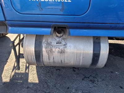 Freightliner Cascadia 126 Right Fuel Tank for a Freightliner CASCADIA