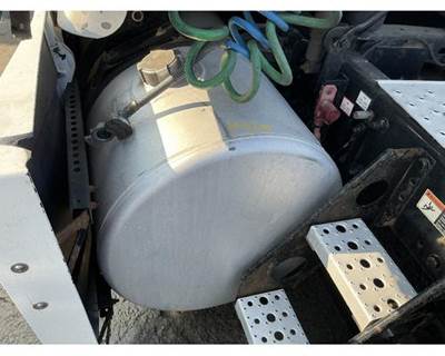 Freightliner Cascadia 126 Left Fuel Tank for a Freightliner Cascadia 125