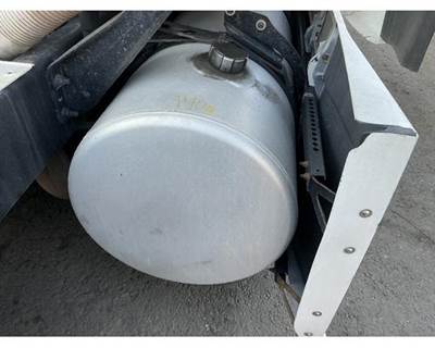 Freightliner Cascadia 126 Right Fuel Tank for a Freightliner Cascadia 125