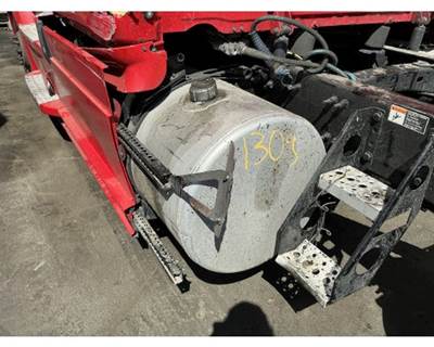 Freightliner Cascadia 126 Fuel Tank for a Freightliner CASCADIA
