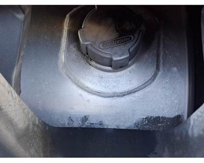 Freightliner Right Fuel Tank for a Freightliner CASCADIA