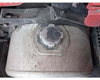 Freightliner Right Fuel Tank for a Freightliner CASCADIA