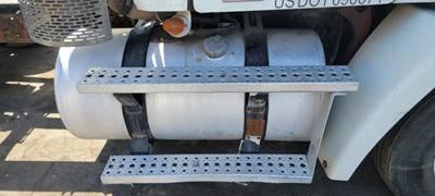 Freightliner Columbia 112 Right Fuel Tank