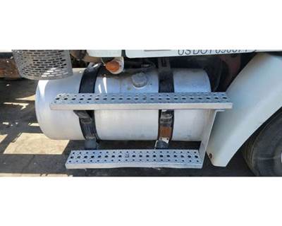 Freightliner Columbia 112 Fuel Tank