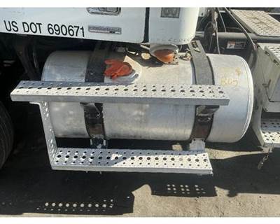 Freightliner Columbia 112 Fuel Tank for a Freightliner COLUMBIA