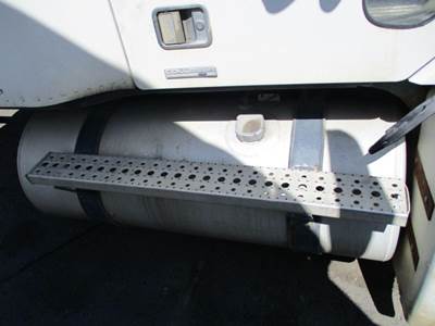 Freightliner Columbia 120 Right Fuel Tank