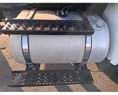 International 4400 Right Fuel Tank for a International DuraStar 4400