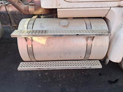 International 9200i Fuel Tank