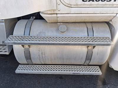 International 9200i Fuel Tank