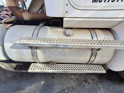 International 9200i Right Fuel Tank
