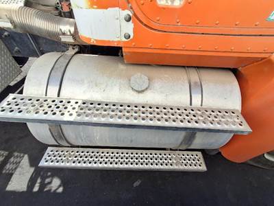 International 9200i Fuel Tank