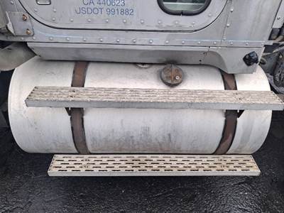 International F9370 Right Fuel Tank for a International F-9370