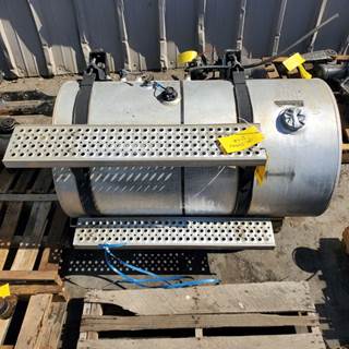 International LA617 Left Fuel Tank