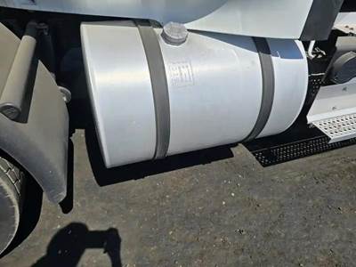 International RH613 Right Fuel Tank