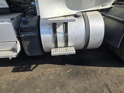 International RH613 Left Fuel Tank