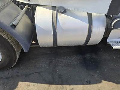 International RH613 Right Fuel Tank