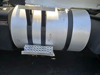 International RH613 Left Fuel Tank