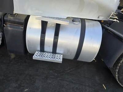 International RH613 Left Fuel Tank