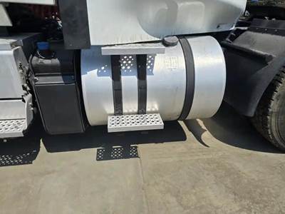 International RH613 Left Fuel Tank