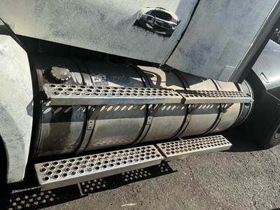 Kenworth T680 Left Fuel Tank