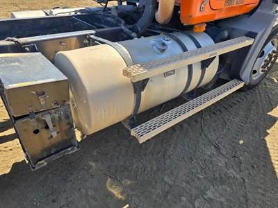 Mack CH612 Right Fuel Tank