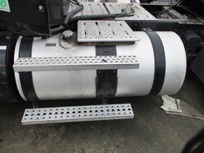 Mack Pinnacle CXU612 Left Fuel Tank for a Mack CXU612