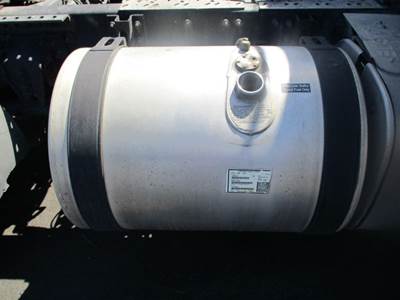 Mack Pinnacle CXU612 Right Fuel Tank for a Mack CXU612