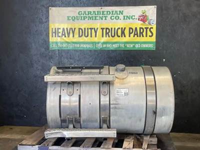 Mack Pinnacle CXU612 Left Fuel Tank for a Mack CXU612