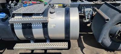 Mack Pinnacle CXU612 Left Fuel Tank for a Mack CXU612