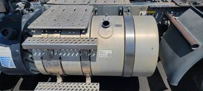 Mack Pinnacle CXU612 Left Fuel Tank for a Mack CXU612