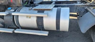Mack Pinnacle CXU612 Left Fuel Tank for a Mack CXU612