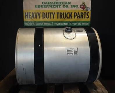 Mack Pinnacle CXU612 Right Fuel Tank for a Mack CXU612