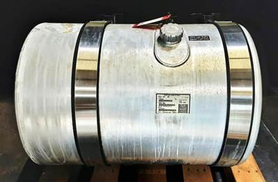 Mack Pinnacle CXU612 Right Fuel Tank for a Mack CXU612