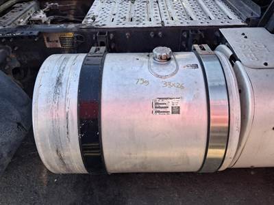 Mack Pinnacle CXU612 Fuel Tank for a Mack CXU612