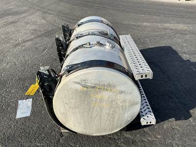 Mack Pinnacle CXU612 Left Fuel Tank for a Mack CXU612