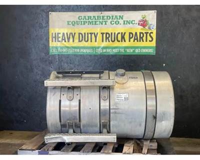 Mack Pinnacle CXU612 Left Fuel Tank for a Mack CXU612
