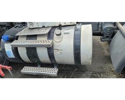 Mack Pinnacle CXU612 Left Fuel Tank for a Mack CXU612