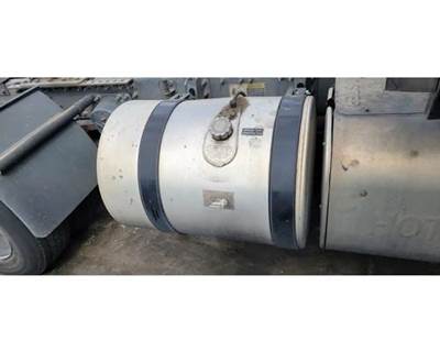Mack Pinnacle CXU612 Right Fuel Tank for a Mack CXU612