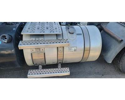 Mack Pinnacle CXU612 Left Fuel Tank for a Mack CXU612