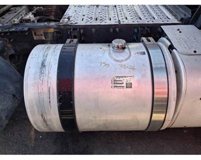 Mack Pinnacle CXU612 Right Fuel Tank for a Mack CXU612