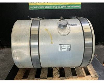 Mack Pinnacle CXU612 Right Fuel Tank for a Mack CXU612