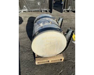 Mack Pinnacle CXU612 Right Fuel Tank for a Mack CXU612