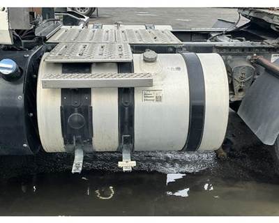 Mack Pinnacle CXU612 Left Fuel Tank for a Mack CXU612