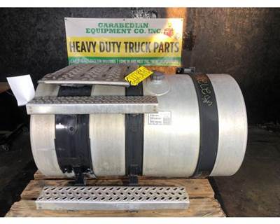 Mack Pinnacle CXU612 Left Fuel Tank for a Mack CXU612
