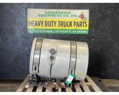 Mack Pinnacle CXU612 Right Fuel Tank for a Mack CXU612