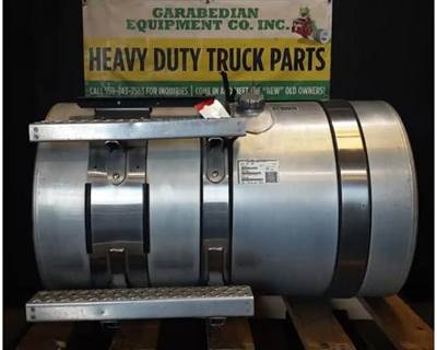 Mack Pinnacle CXU612 Left Fuel Tank for a Mack CXU612