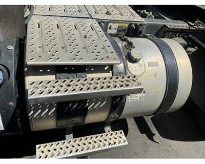 Mack Pinnacle CXU612 Fuel Tank for a Mack CXU612