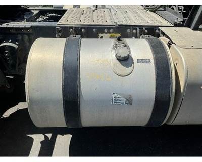Mack Pinnacle CXU612 Fuel Tank for a Mack CXU612