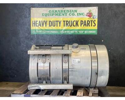 Mack Pinnacle CXU612 Left Fuel Tank for a Mack CXU612