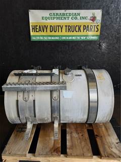 Mack Pinnacle CXU613 Left Fuel Tank for a Mack CXU613